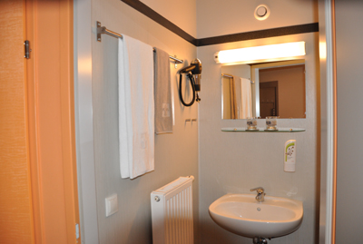 Arbotel - 026.jpg - Dusche